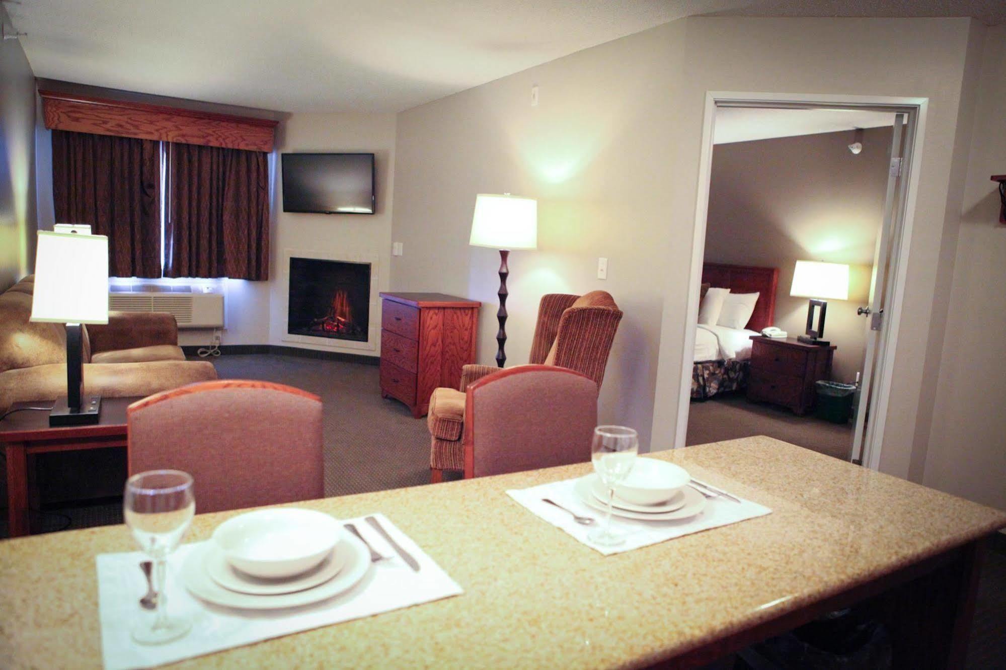 Grandstay Hotel & Suites Perham Exterior foto