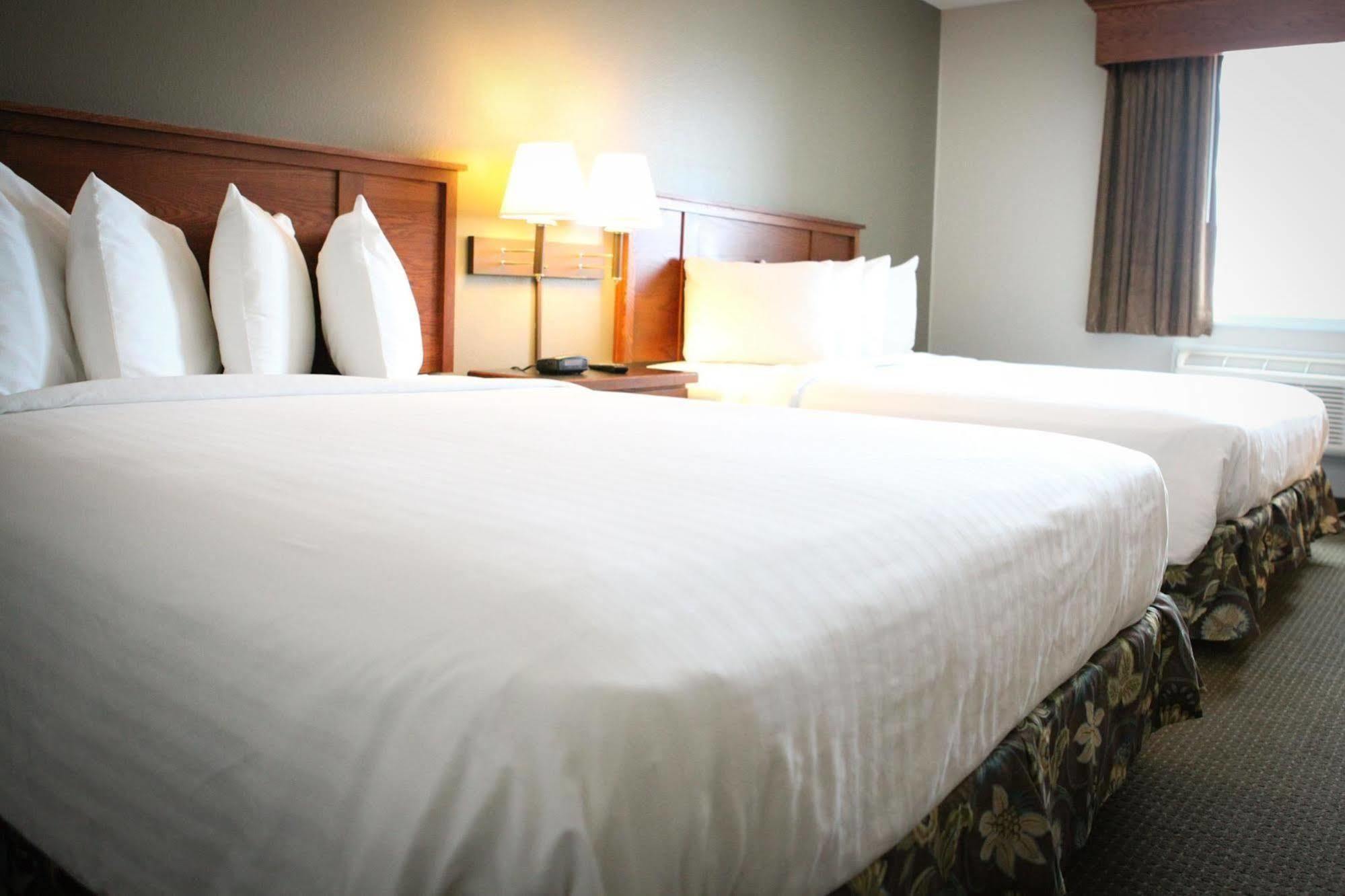 Grandstay Hotel & Suites Perham Exterior foto